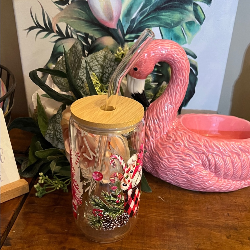 Giveaway for @beachfun72471 🦩Christmas Glass Tumbler w/ Bamboo Lid and Straw - Picture 4 of 5